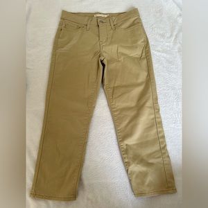 Levi’s khaki capri pants